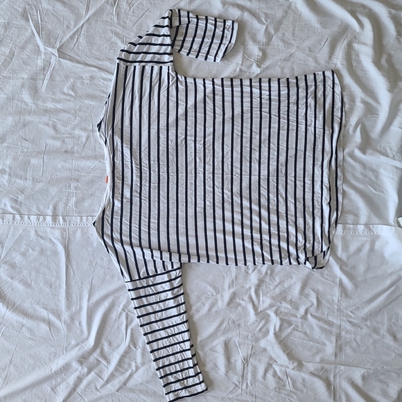 Joe Fresh white with black stripe 3/4 sleeve shirt top Medium - Picture 3 of 6